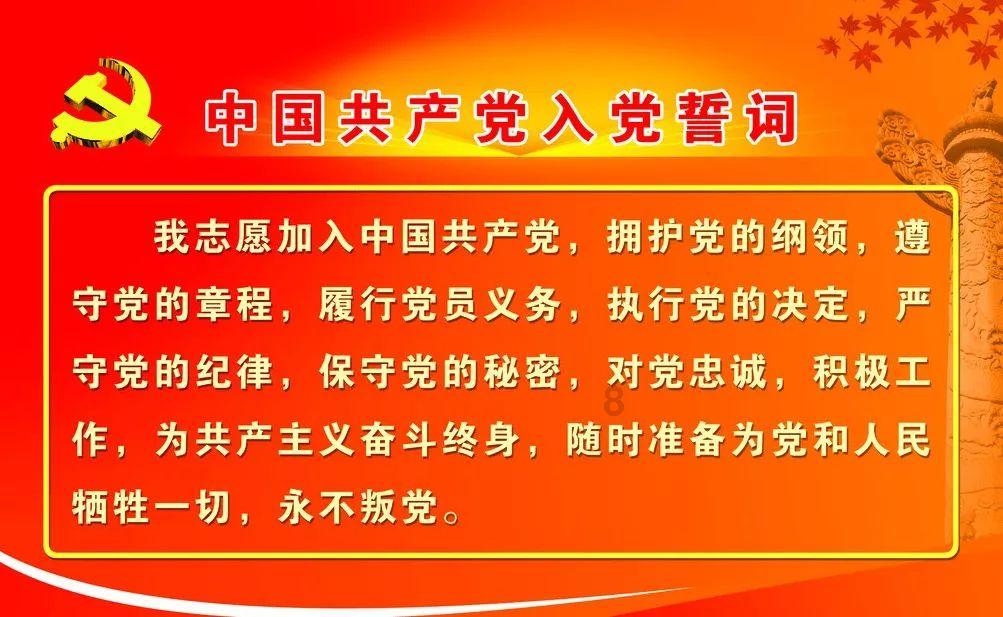16岁黄多多一身碎花吊带裙,优雅温婉,褪去了脸上稚气的婴儿肥